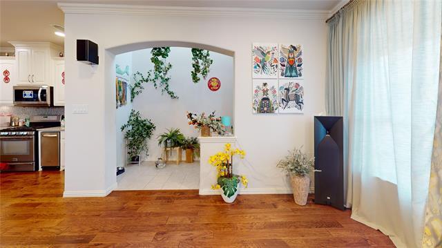 Photo - 635 Matthew Pl