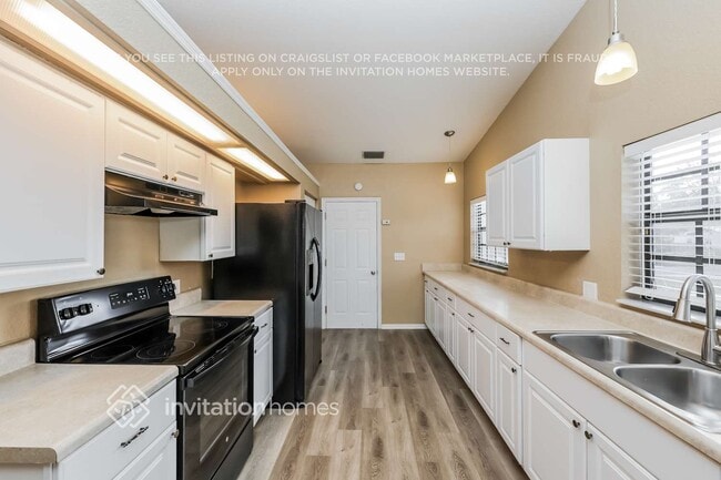 Photo - 327 80th Ave NE