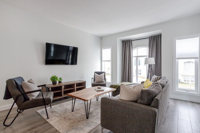 Photo - 723-172 172 St SW