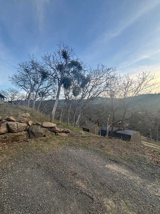 Photo - Coming Soon!! Lovely 3bdrm, 2 bath home by Emigrant Lake!!