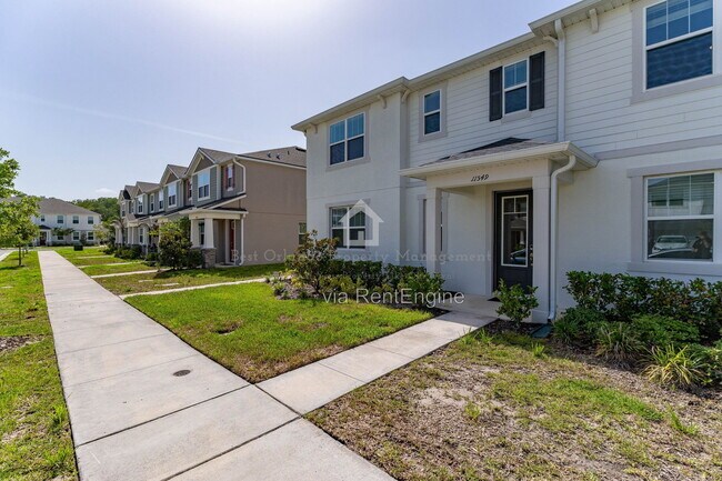 11549 Straits Wy