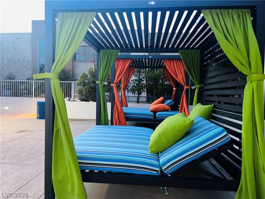 Photo - 353 E Bonneville Ave Unidad 209