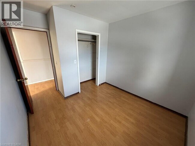 Photo - 571 Ontario St Unité 2