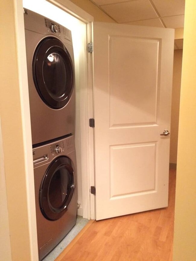 Photo - 370 Farrell St