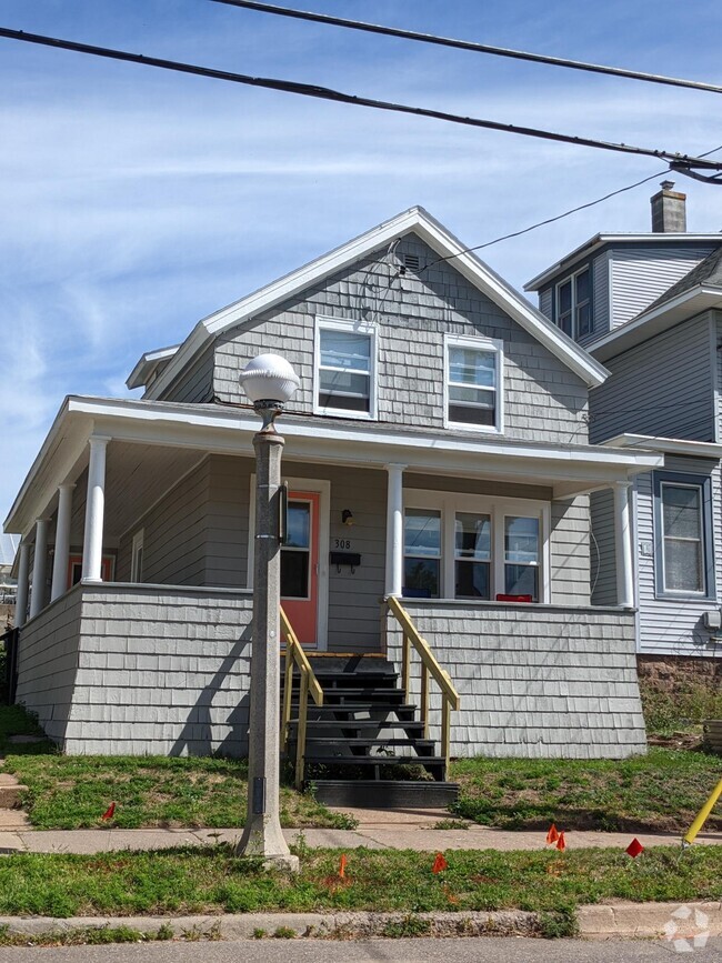Building Photo - 308 W Bluff St Rental
