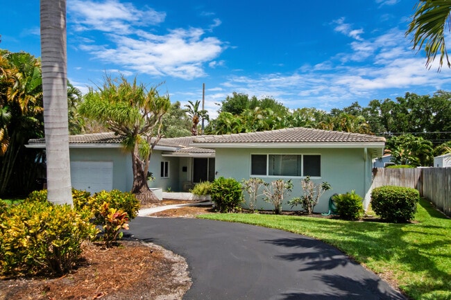 Photo - 1911 NE 27th St