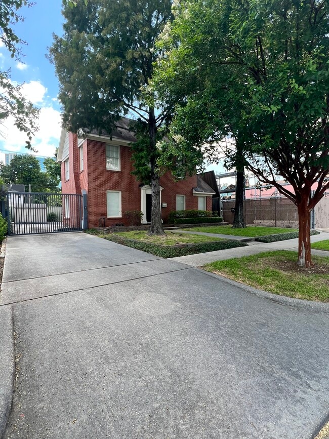 Photo - 2218 Ewing St Unidad B