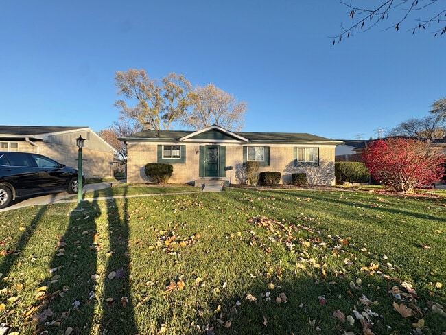 Building Photo - 37252 Belcrest Dr