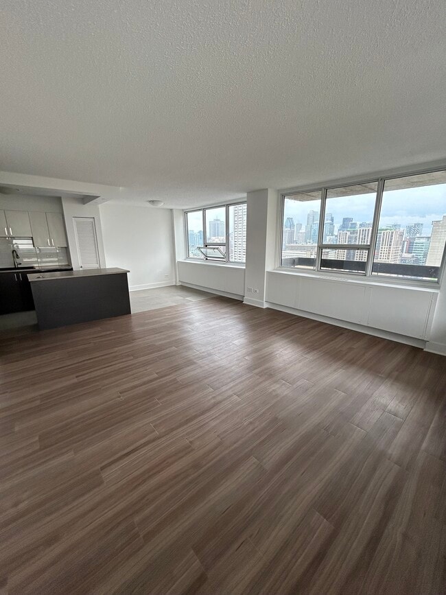 Photo - Le Gregor House