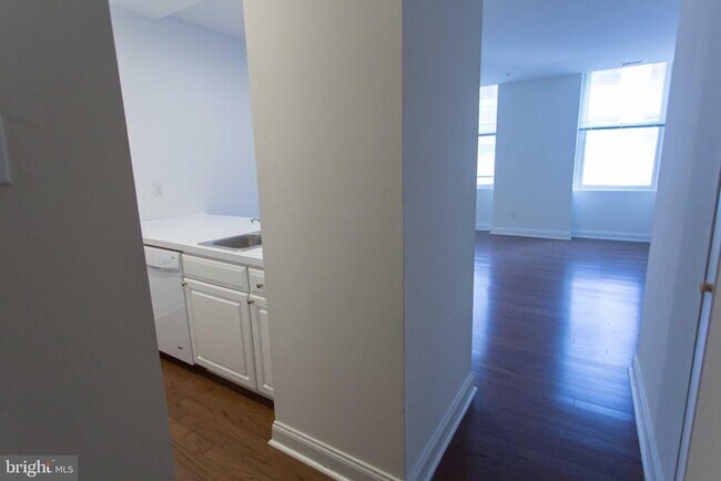 Photo - 1600 Walnut St Unit 1205