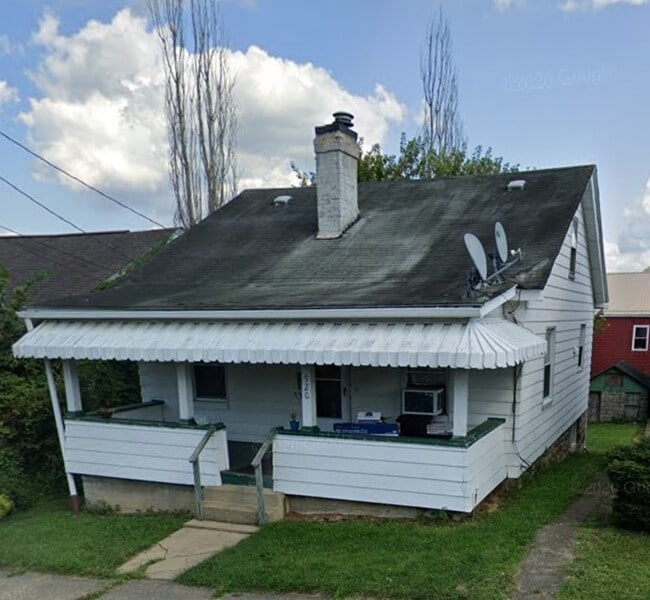 Building Photo - 920 Gaston Ave Rental