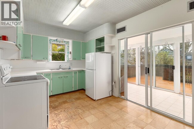 2950 W 31st Ave