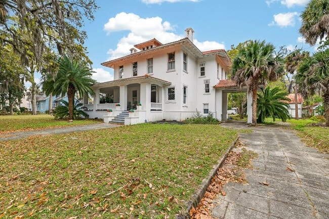 Photo - 1015 Union St