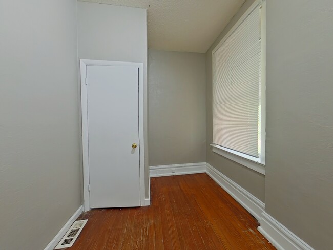 Photo - 2711 Keokuk St