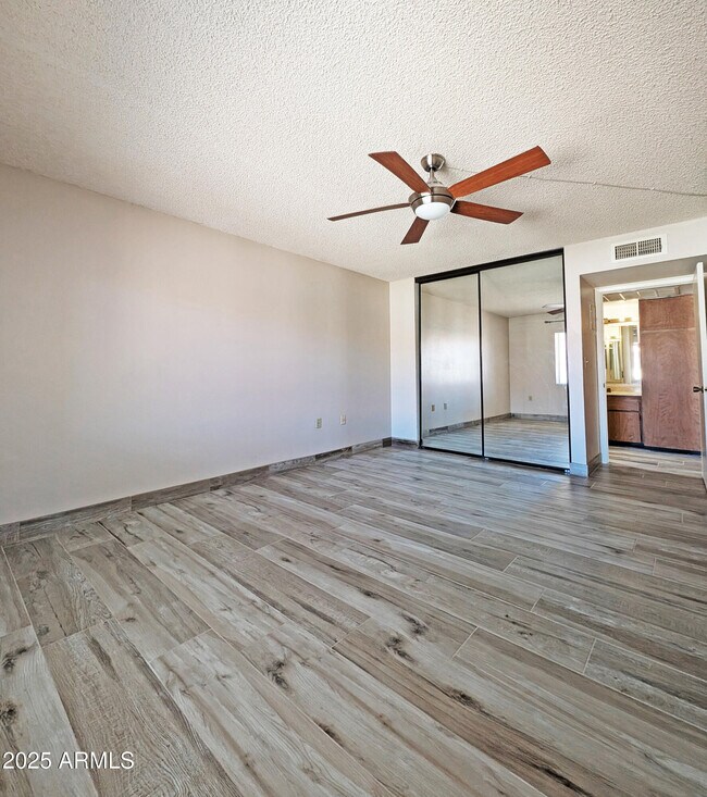 Photo - 3033 E Devonshire Ave Unit 3034