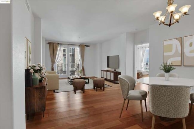 Building Photo - 423 7th St Unit 302 Rental