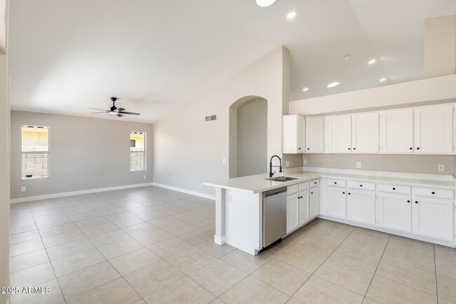 Photo - 9842 W Burnett Rd