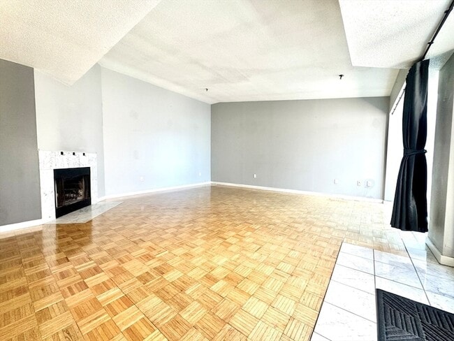 Building Photo - 147 Kelton St Unit 715