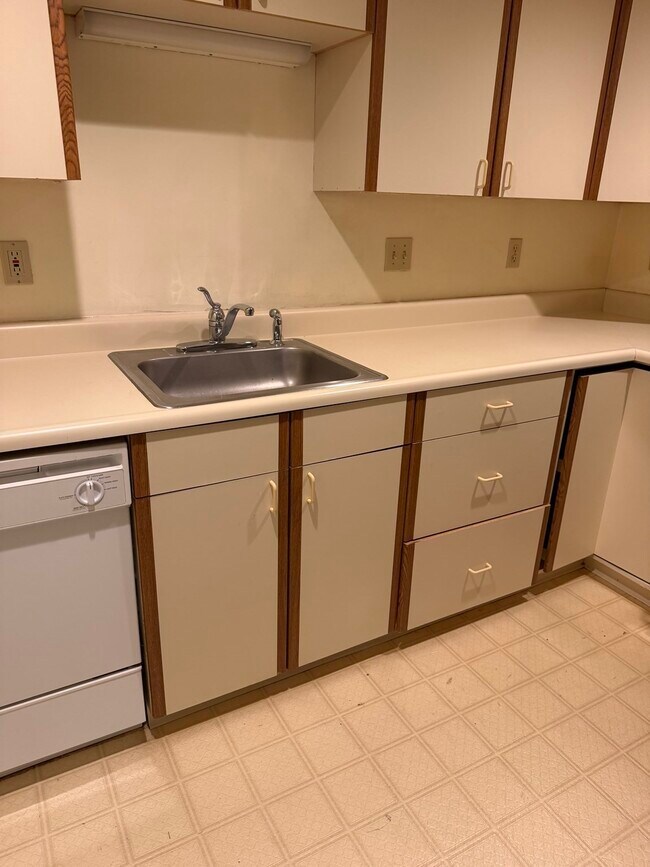 Photo - 44 Elm St Unit 106