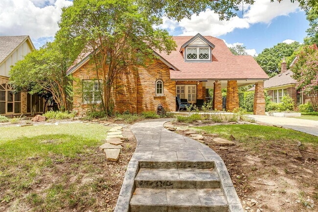 Building Photo - Charming 4 Bed, 2 Bath in Historic Berkele... Rental