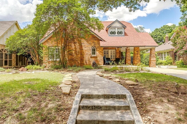 Building Photo - Charming 4 Bed, 2 Bath in Historic Berkele... Rental