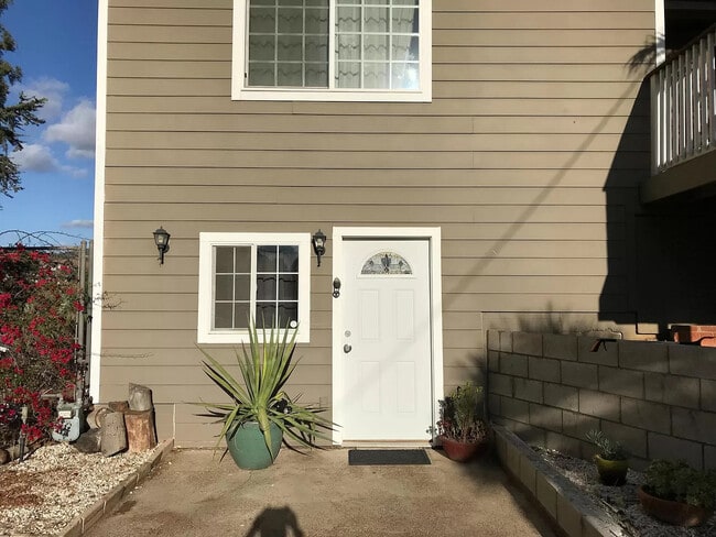 Photo - 1186 N Rose St Unidad B Rental