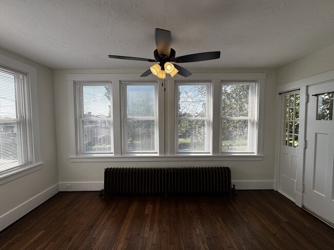 Photo - 2975 Belrose Ave Unidad 1