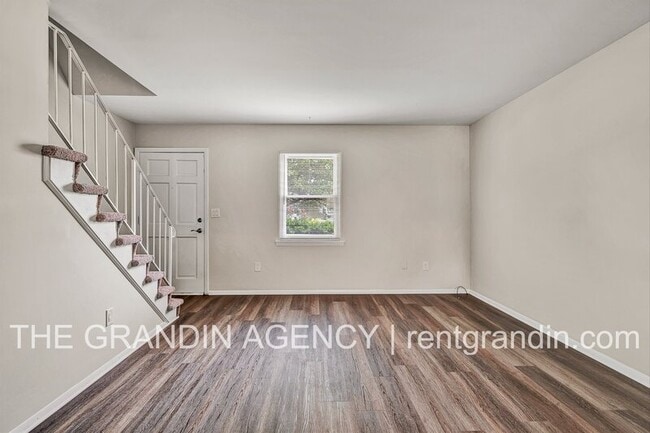 Photo - 2163 Mulberry St