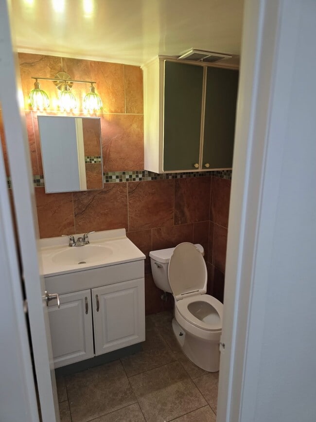 Photo - 115 W Koenig Ln Unit 110
