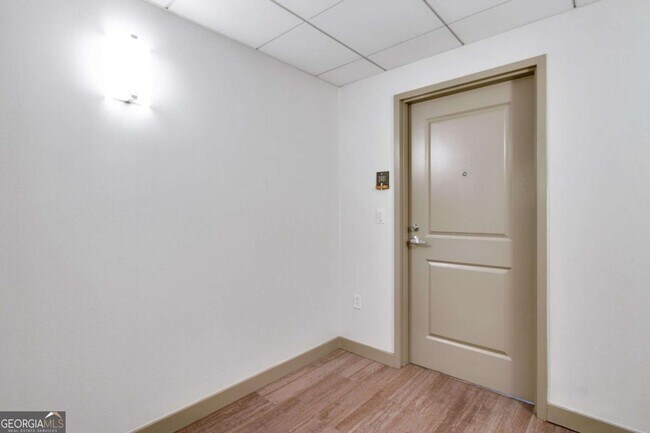 Photo - 3338 Peachtree Rd NE Unit 2401