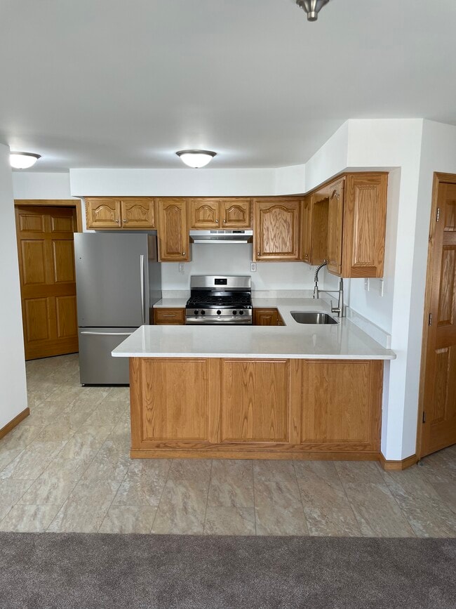 Building Photo - 2160 Westchester Ave Rental