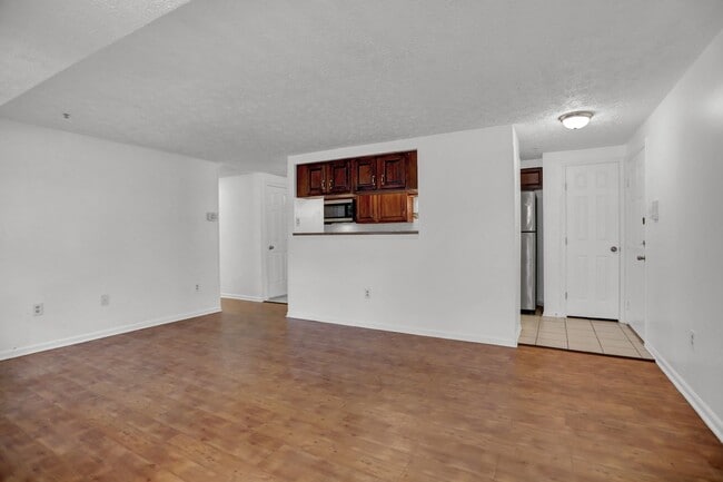 Photo - Large 2 Bedroom 2 Bath Ground Floor Condo ... Unidad A