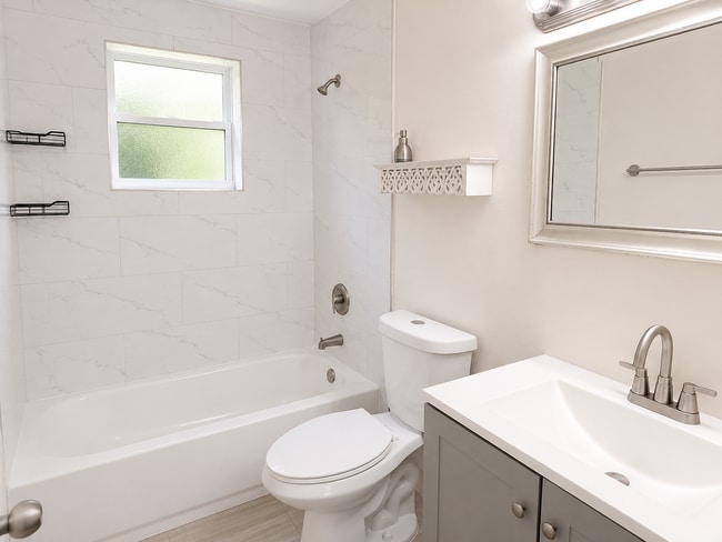 Photo - 2 Bedroom Duplex - Annual Rental in East Naples