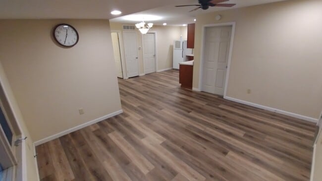 Photo - 12516 N 1035th St