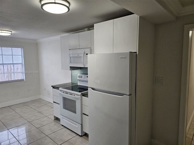 Photo - 651 SW 66th Ave