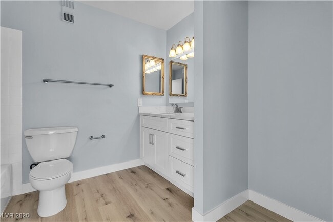Building Photo - 725 N Royal Crest Cir Unit 237