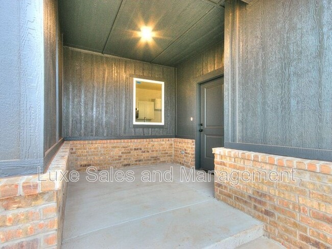 Photo - 8024 NW 110th Dr