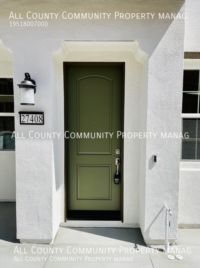 Townhouse in Townes in Menifee Town Square... - Townhouse in Townes in Menifee Town Square...