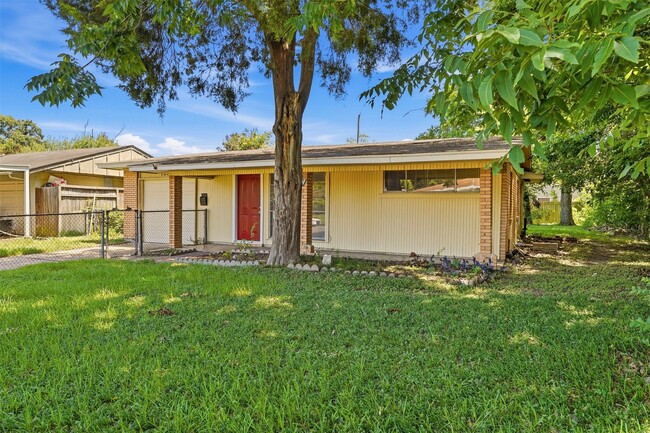 Building Photo - 10227 Glenmawr Dr