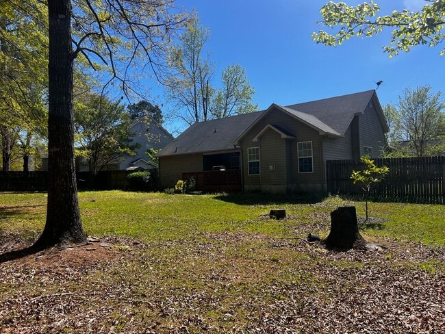 Photo - 106 Dunwoody Dr