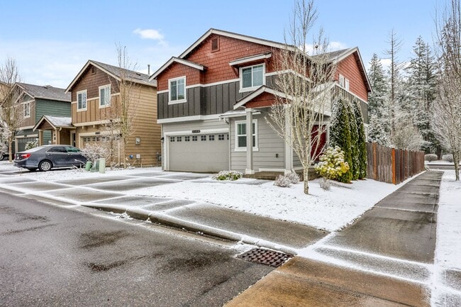 Photo - 4 bed plus den - easy I-5 access and JBLM commute. N Thurston School District