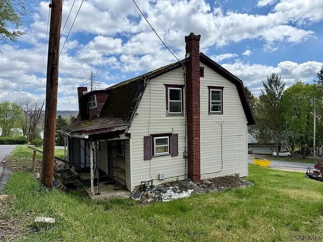 Photo - 431 Finch St
