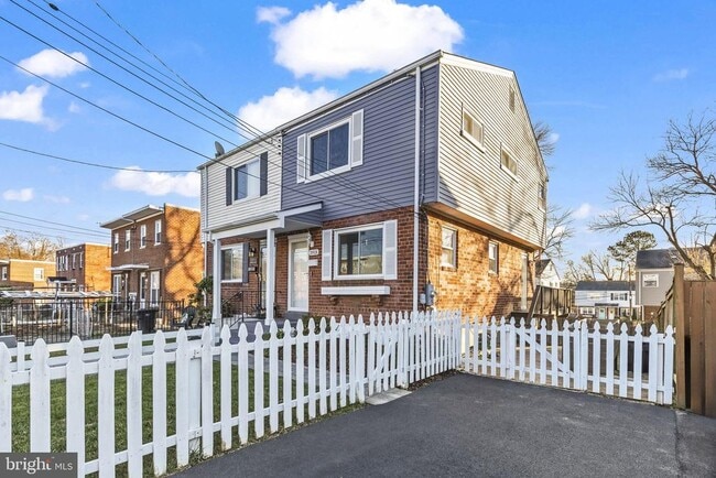 Photo - 3918 Usher Ave