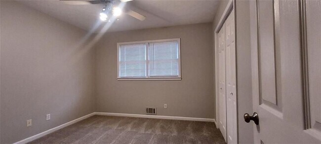 Photo - 5030 Beth St