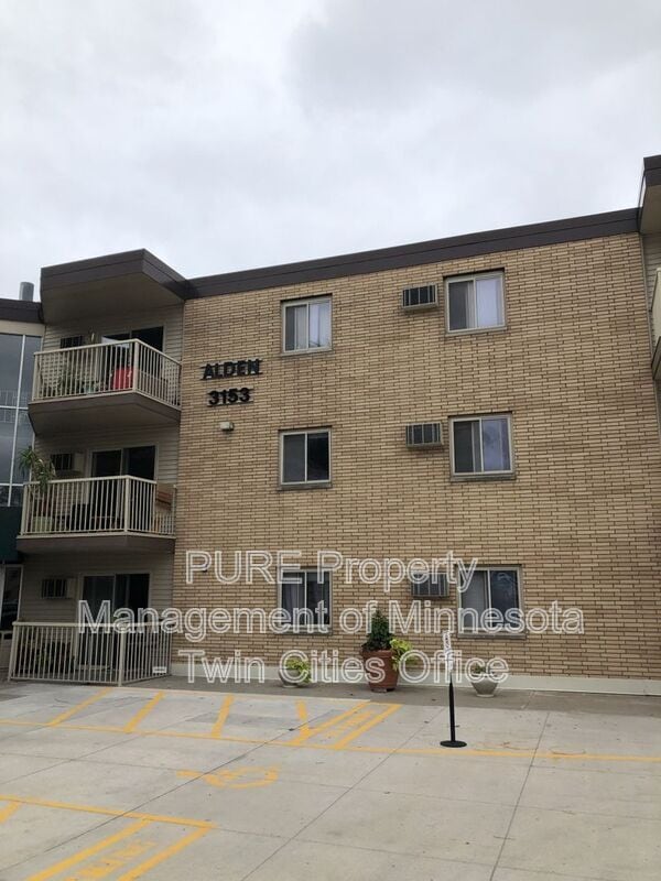 Building Photo - 3153 Old Hwy 8 Unit 106A