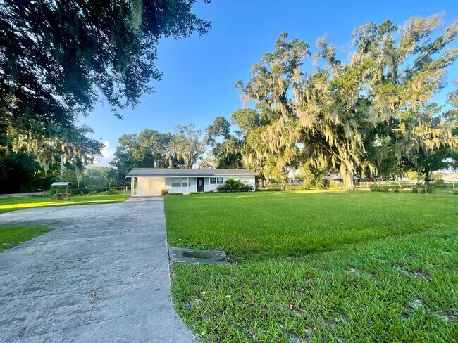 Photo - Country Living! 2 Bedroom Lithia