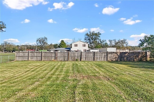 16962 Lea Cir