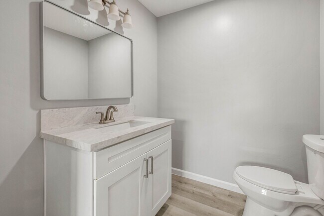 Photo - 2086 Kearney Ave