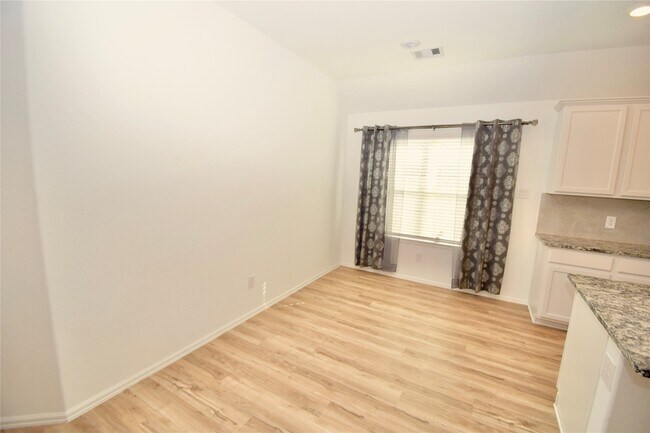 Photo - 3735 Rock Ledge Dr