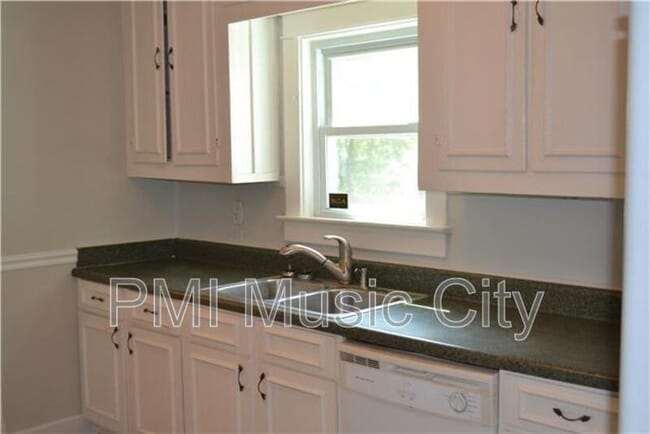 Photo - 210 Garner Ave